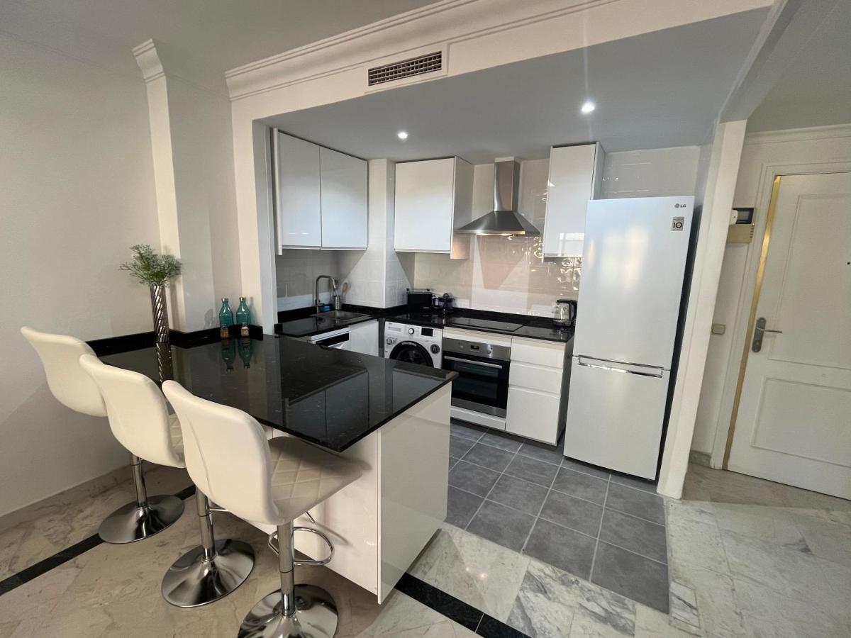 Apartmán Heart Of Puerto Banus Newly Renavated Free Parking , Wifi ,Pool,Gym,Padel Court Marbella Exteriér fotografie