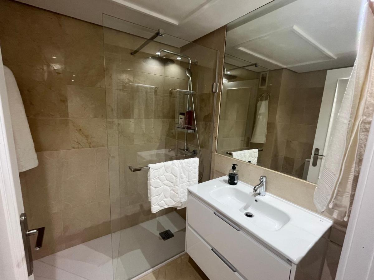 Apartmán Heart Of Puerto Banus Newly Renavated Free Parking , Wifi ,Pool,Gym,Padel Court Marbella Exteriér fotografie